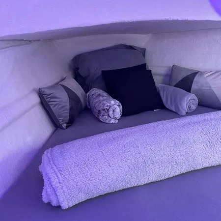 Botel Bateau Aventure Saint-Cyprien (Pyrenees-Orientales)